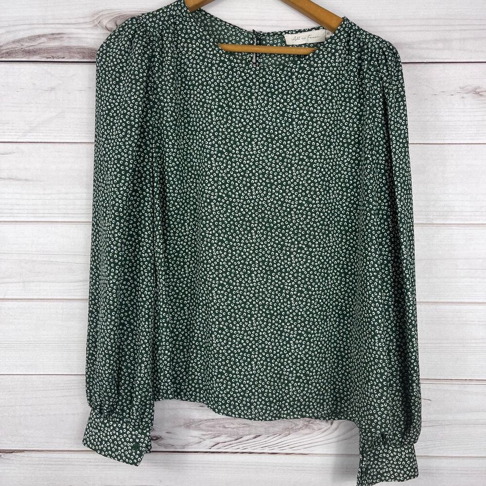 All in Favor green white print long‎ sleeves Dress Top Blouse size XS